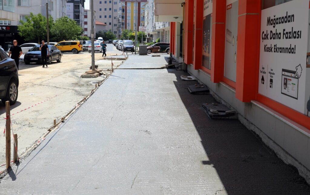 KÜPDERE SOKAK’TA BETON KALDIRIM YAPIMI TAMAMLANDI