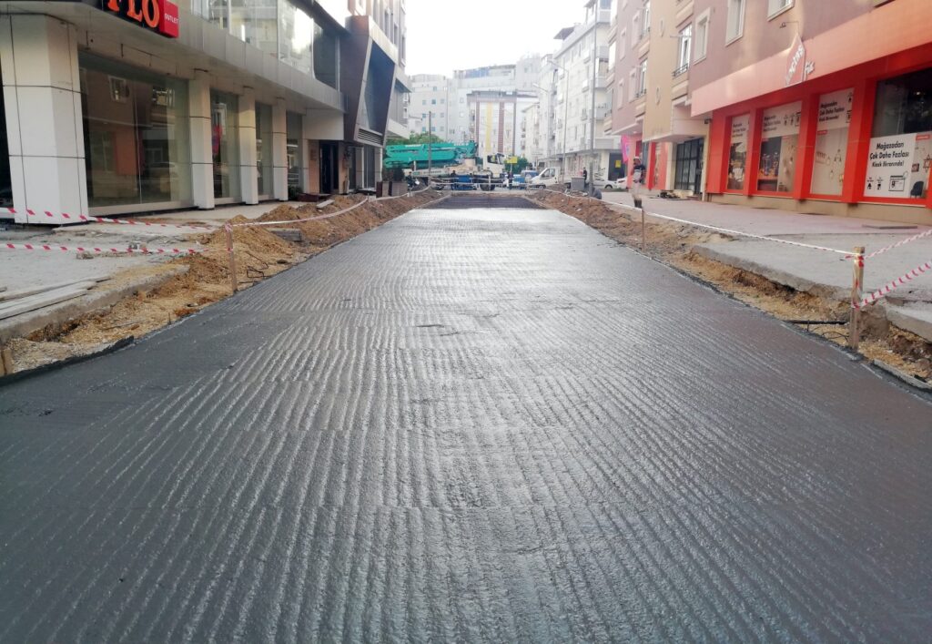 KÜPDERE SOKAK’TA BETON YOL YAPIMI TAMAMLANDI