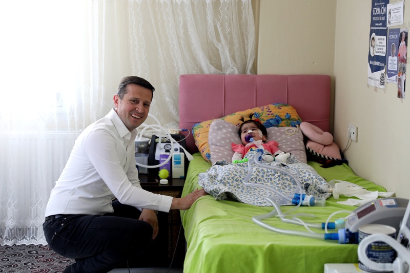 BAŞKANIMIZ AKAY ECRİN BEBEĞİ ZİYARET ETTİ