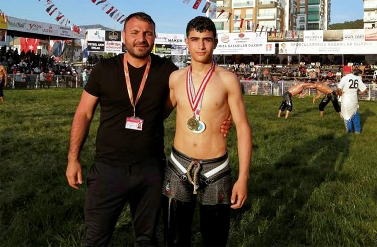 GÜREŞÇİMİZ ANTALYA’DAN GÜMÜŞ MADALYA İLE DÖNDÜ