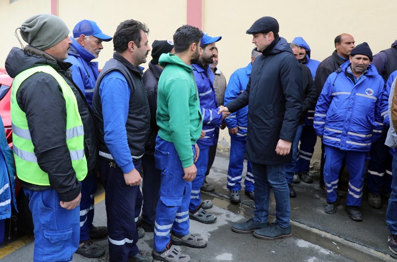 BELEDİYE PERSONELİNE RAMAZAN ERZAK PAKETİ DAĞITILDI