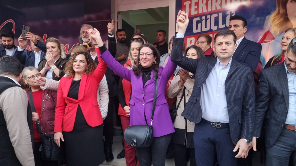 BELEDİYE BAŞKANIMIZ VAHAP AKAY HALKIMIZLA BULUŞMAYA DEVAM EDİYOR