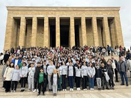 HALK AKADEMİSİ ÖĞRENCİLERİMİZ ANITKABİR’İ ZİYARET ETTİ