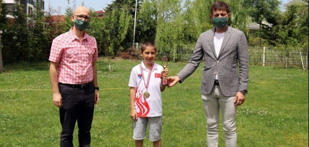 ONLİNE SATRANÇ TURNUVASINDA DERECEYE GİRENLER ÖDÜLLENDİRİLDİ