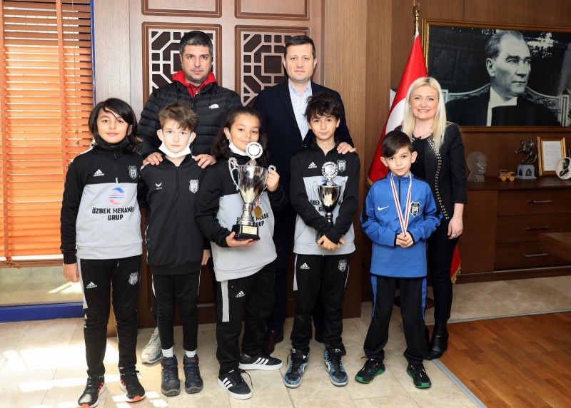 KAPAKLI KARTAL SPOR KULÜBÜ’NDEN BAŞKANIMIZ AKAY’A TEŞEKKÜR ZİYARETİ