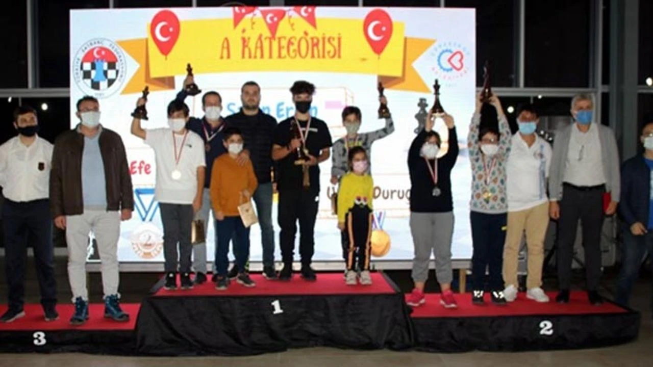 29 EKİM SATRANÇ TURNUVAMIZ SONA ERDİ