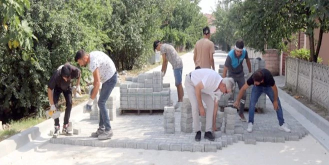 VELİKÖY’DE PARKE TAŞ YOL YAPIMI BAŞLADI