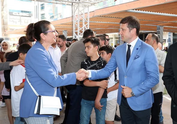 BAŞKANIMIZ AKAY BELEDİYE PERSONELİ İLE BAYRAMLAŞTI