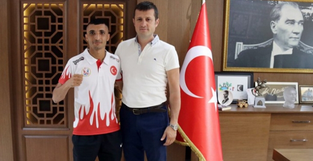 BAŞKANIMIZ AKAY MİLLİ SPORCUMUZ CAFER GÖK’E BAŞARILAR DİLEDİ