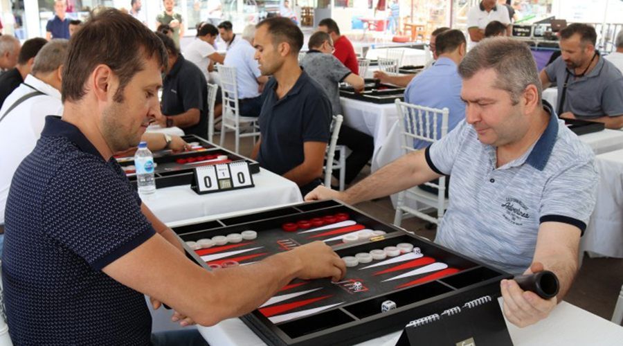 EN BABA TAVLACILAR TURNUVADA BULUŞTU
