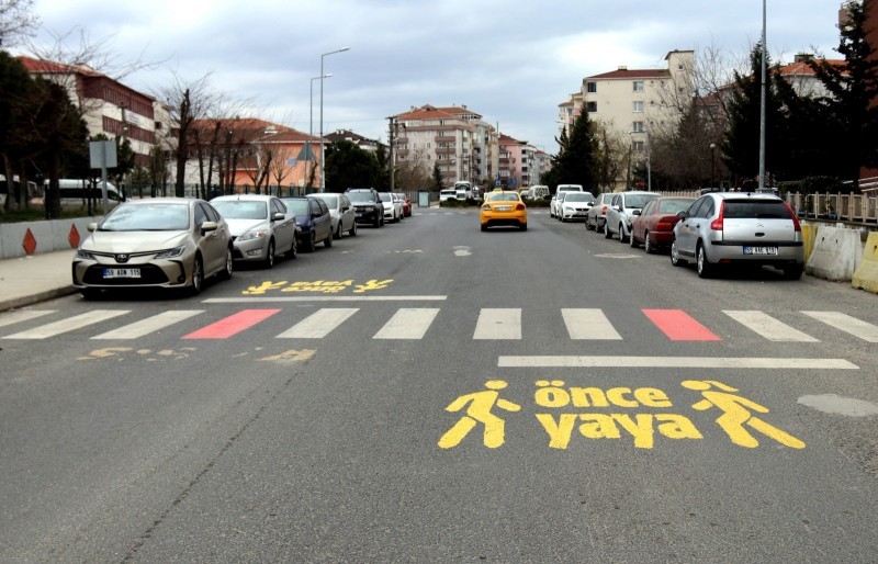 YAYA ÖNCELİĞİ KIRMIZI ÇİZGİMİZ