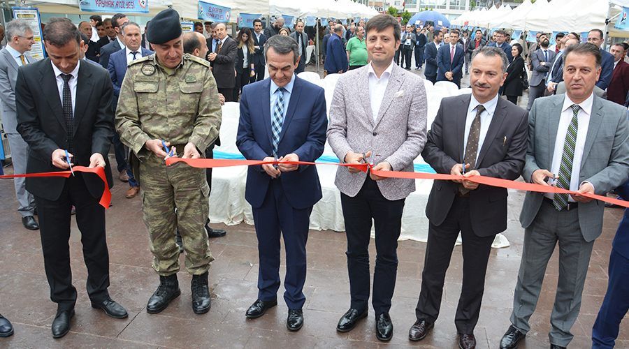 BAŞKANIMIZ AKAY TUBİTAK BİLİM FUARI AÇILIŞINA KATILDI