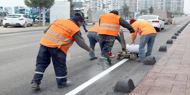 YOL ÇİZGİ VE İŞARETLEME ÇALIŞMALARI DEVAM EDİYOR