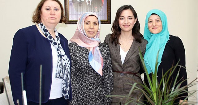 GÜLİZ AKAY’DAN ŞEHİT AİLELERİMİZE MİNNET ZİYARETİ